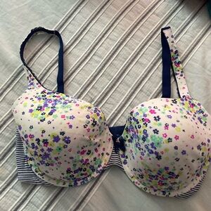 Victoria’s Secret body by Victoria perfect coverage 36 double D